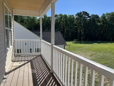 153 Big Pine Rd, Clayton, NC 27520