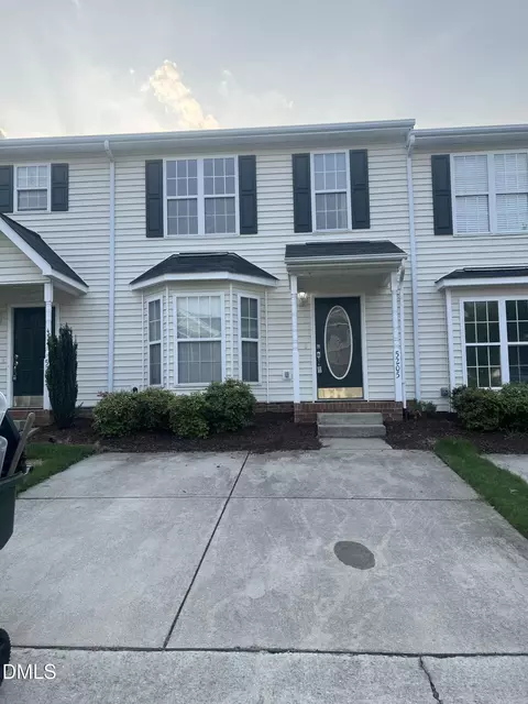 5205 Tanglewood Creek Ct, Raleigh, NC 27610