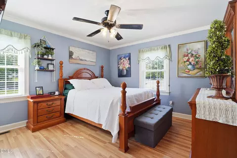 Bedroom - 403 W Eason St, Macclesfield, NC 27852 photo 4 of 5