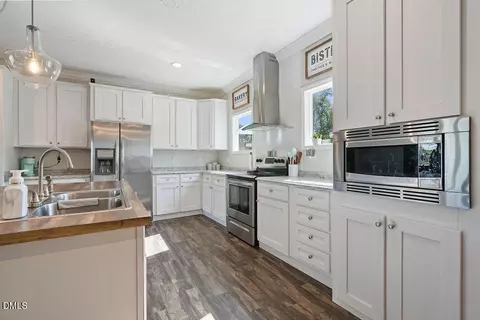 Kitchen - 361 Camelia Rd, Benson, NC 27504 photo 3 of 8