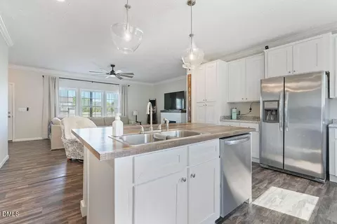 Kitchen - 361 Camelia Rd, Benson, NC 27504 photo 4 of 8