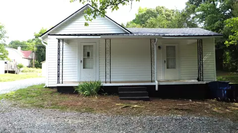 123 E Hill St, Haw River, NC 27258