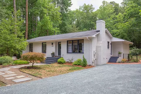 809 Tinkerbell Rd, Chapel Hill, NC 27517