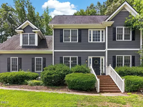305 Neuse Ridge Dr, Clayton, NC 27527