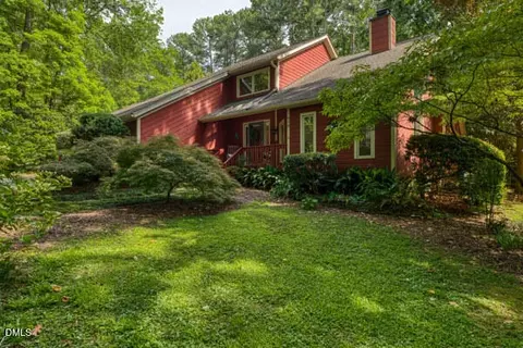 818 Lake Forest Dr, Raleigh, NC 27615