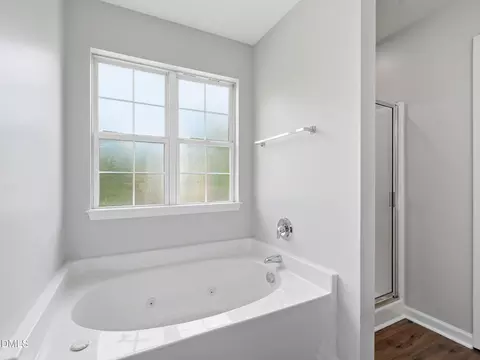 Bath - 1 Dawson Ct, Durham, NC 27703 photo 1 of 3