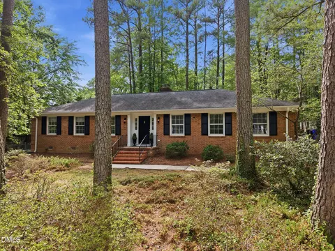 820 Emory Dr, Chapel Hill, NC 27517