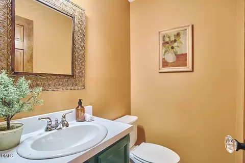 Bath - 10 Cedar Bluff Ct, Durham, NC 27704 photo 1 of 3