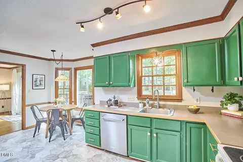 Kitchen - 10 Cedar Bluff Ct, Durham, NC 27704 photo 5 of 7