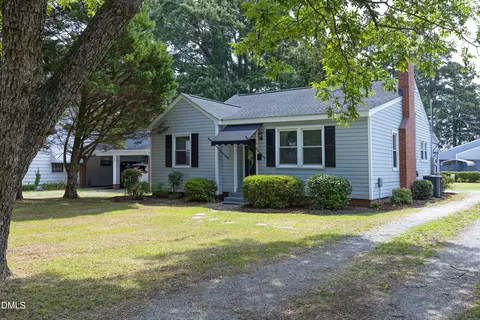 907 S 2nd St, Smithfield, NC 27577