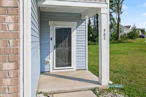 900 Berkeley Glen Rd, Zebulon, NC 27597
