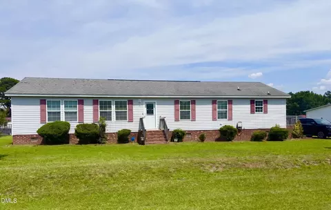 614 Autumn Winds Dr, Goldsboro, NC 27530
