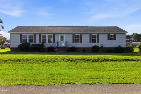614 Autumn Winds Dr, Goldsboro, NC 27530