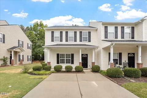 204 Cline Falls Dr, Holly Springs, NC 27540