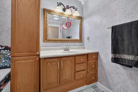Bath - 3918 Cheek Rd, Durham, NC 27704 photo 5 of 6