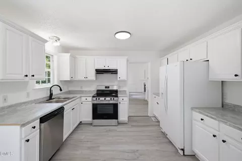 Kitchen - 433 Rosa Cir, Willow Spring, NC 27592 photo 1 of 3