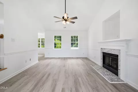 Living - 433 Rosa Cir, Willow Spring, NC 27592 photo 4 of 4