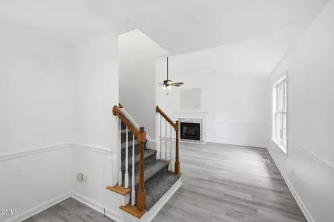 Entry Way - 433 Rosa Cir, Willow Spring, NC 27592 photo 2 of 3
