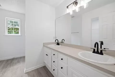 Bath - 433 Rosa Cir, Willow Spring, NC 27592 photo 2 of 5