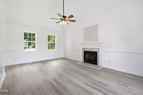 Living - 433 Rosa Cir, Willow Spring, NC 27592 photo 2 of 4