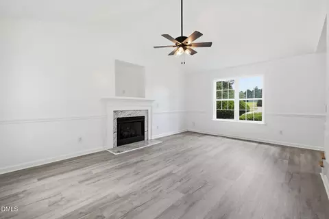 Living - 433 Rosa Cir, Willow Spring, NC 27592 photo 3 of 4