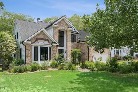 211 Forest Brook Dr, Cary, NC 27519