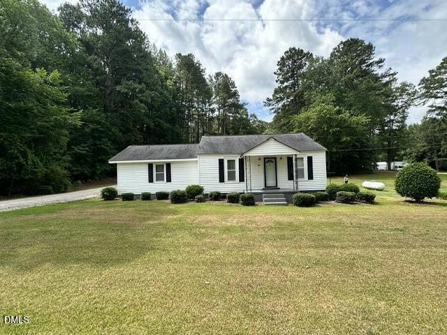 560 Clyde Pearce Rd, Zebulon, NC 27597