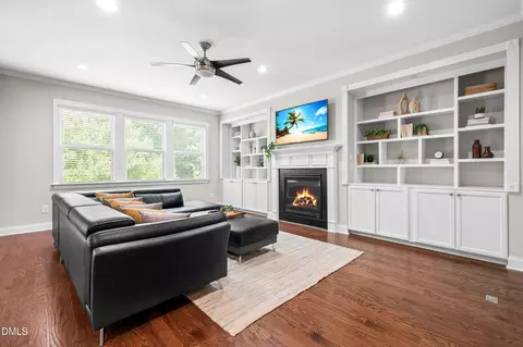3401 Ogle Dr, Cary, NC 27518