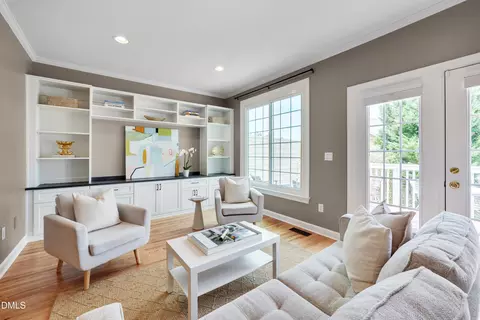 609 Copperline Dr, Chapel Hill, NC 27516