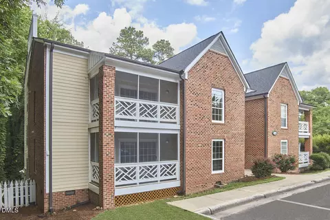 1005 Kingswood Dr #E, Chapel Hill, NC 27517