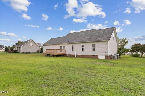 201 Jesse Dr, Smithfield, NC 27577 photo 9