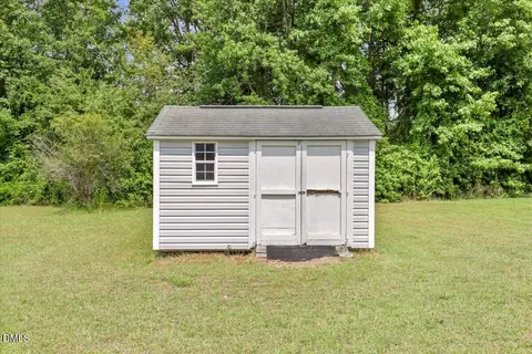 201 Jesse Dr, Smithfield, NC 27577 photo 11