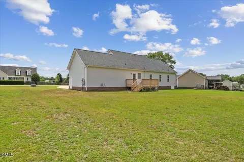 201 Jesse Dr, Smithfield, NC 27577 photo 12