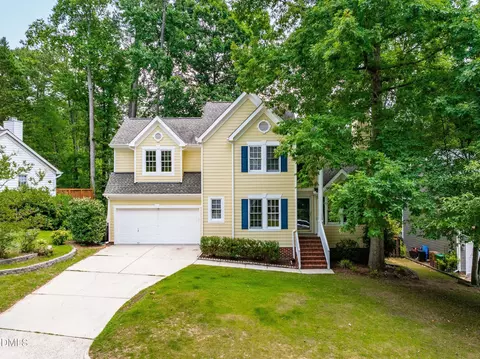 207 Bell Arthur Dr, Cary, NC 27519