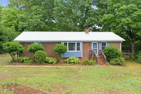 702 N 9th St, Mebane, NC 27302