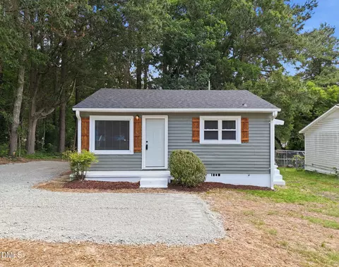 149 S Elizabeth St, Henderson, NC 27536