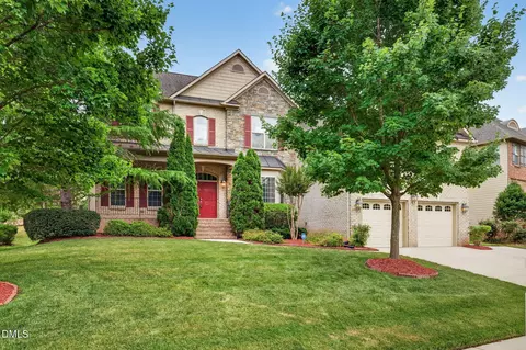 1049 Kennicott Ave, Cary, NC 27513