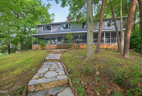 88 Hobart Dr, Semora, NC 27343