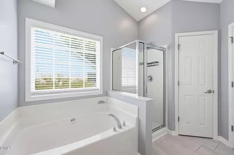 Bath - 4616 Paces Ferry Dr, Durham, NC 27712 photo 3 of 4