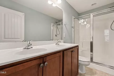 Bath - 4443 Middletown Dr, Wake Forest, NC 27587 photo 2 of 3