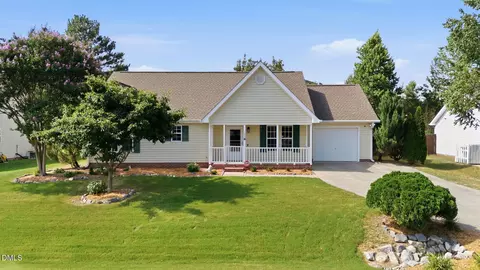 1333 E Stone Arch Dr, Fuquay Varina, NC 27526