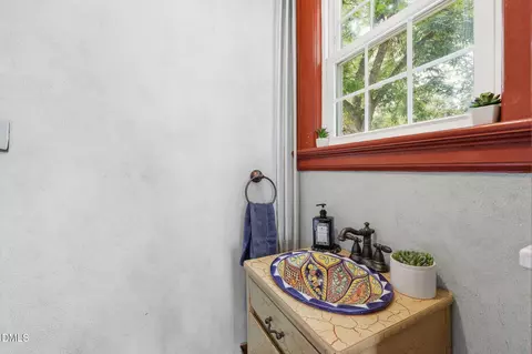 Bath - 408 E Lee St, Smithfield, NC 27577 photo 1 of 5