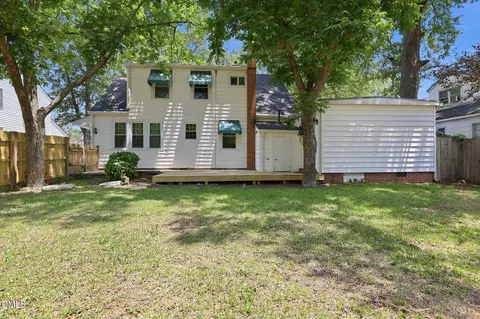Exterior - 408 E Lee St, Smithfield, NC 27577 photo 4 of 9