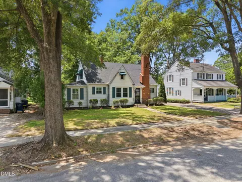 Exterior - 408 E Lee St, Smithfield, NC 27577 photo 1 of 9