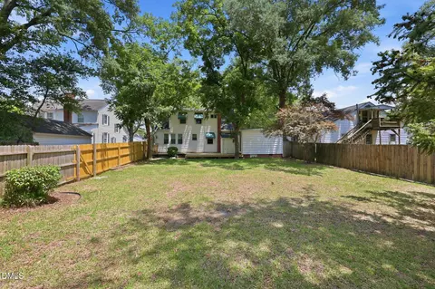 Exterior - 408 E Lee St, Smithfield, NC 27577 photo 6 of 9