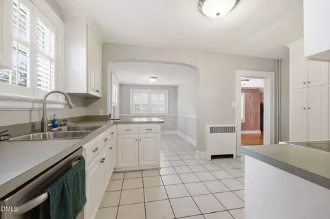 Kitchen - 408 E Lee St, Smithfield, NC 27577 photo 2 of 4