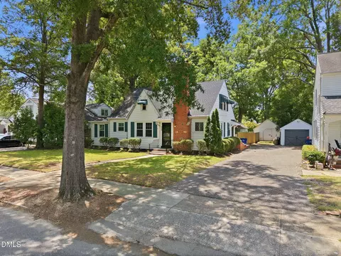Exterior - 408 E Lee St, Smithfield, NC 27577 photo 2 of 9