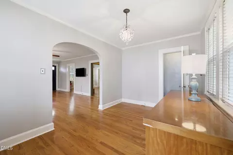 Entry Way - 408 E Lee St, Smithfield, NC 27577 photo 3 of 4