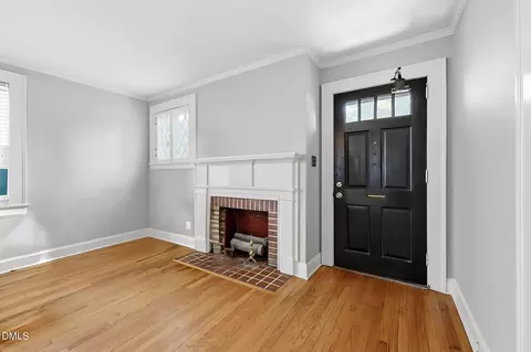 Entry Way - 408 E Lee St, Smithfield, NC 27577 photo 1 of 4