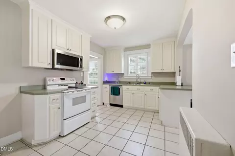 Kitchen - 408 E Lee St, Smithfield, NC 27577 photo 1 of 4